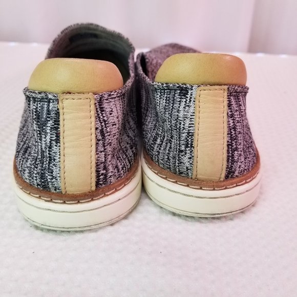 UGG Australia Women's Sammy Slip On Sneakers Shoes Black/Gray Size 8 - Picture 4 of 7